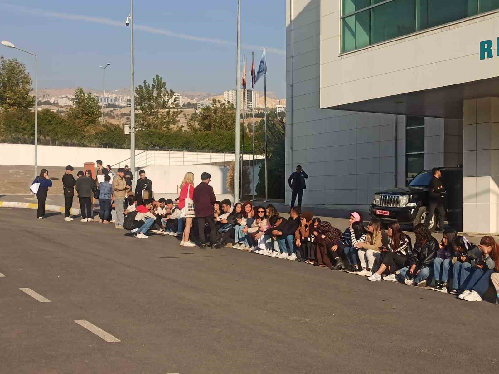 Şırnak Üniversitesi’nde öğrencilerden 