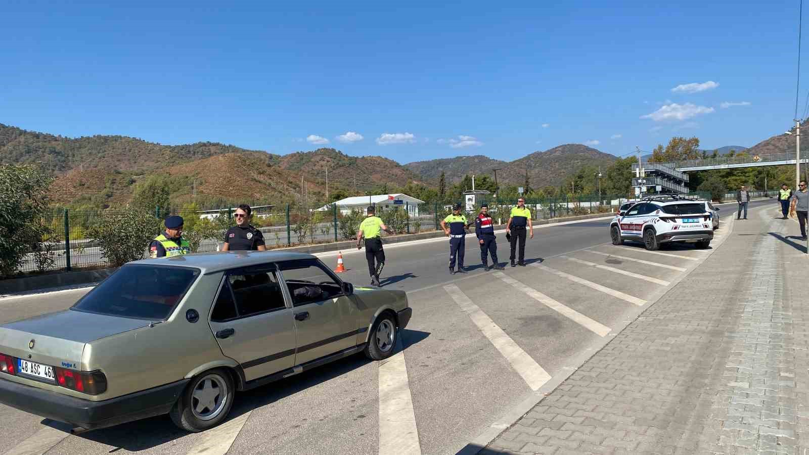 Fethiye’de polis ve jandarmadan ortak denetim
