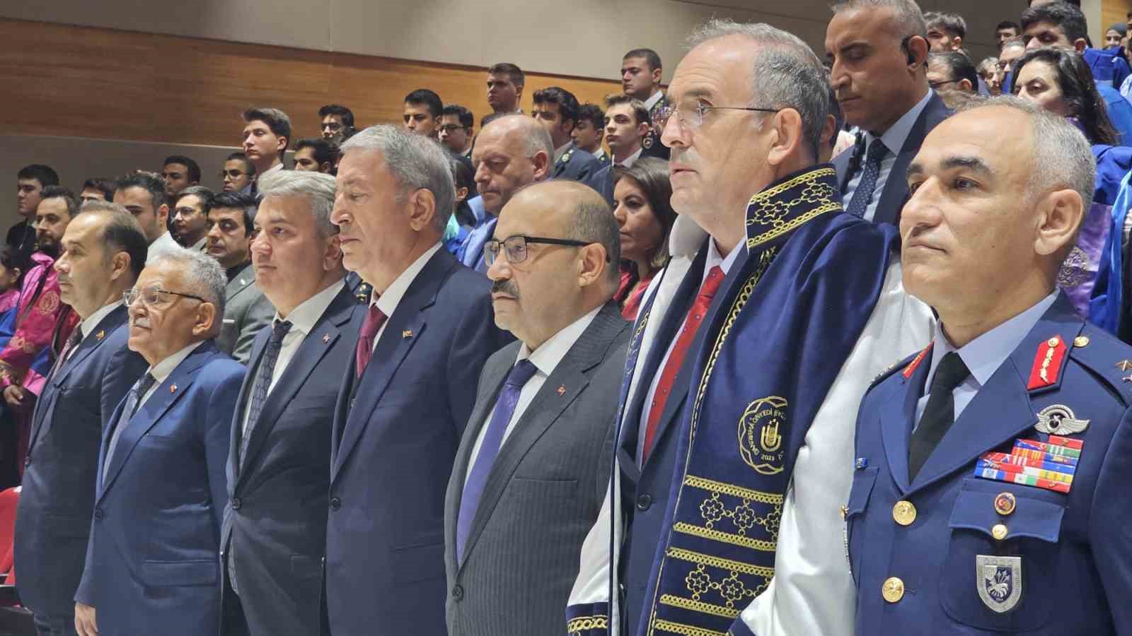 Hulusi Akar’a Bandırma Onyedi Eylül Üniversitesi’nde fahri doktora unvanı
