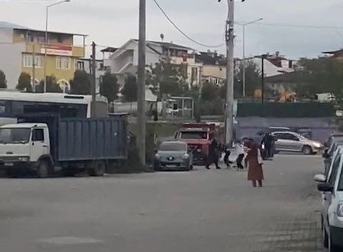 Gençlerin bıçaklı sopalı kavgası kanlı bitti: 1’i ağır 2 yaralı
