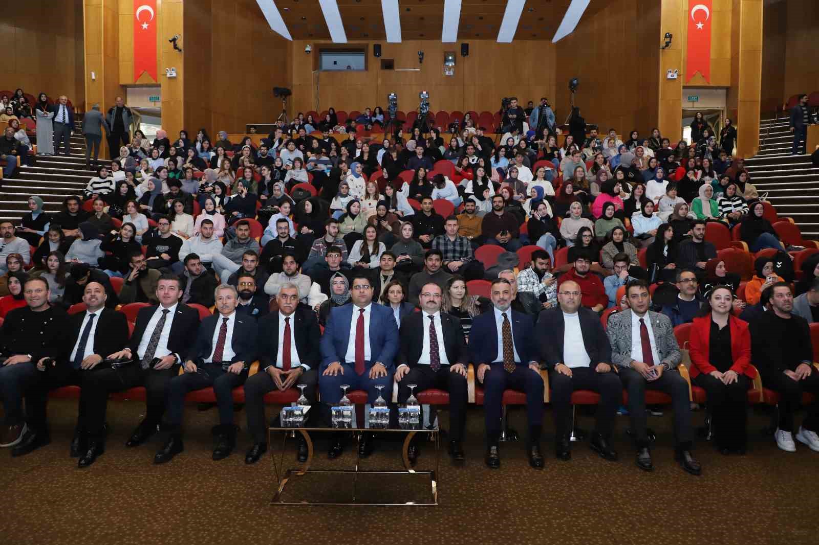 TEDx etkinlikleri, katılımcıların ilham verici konuşmalarıyla sona erdi
