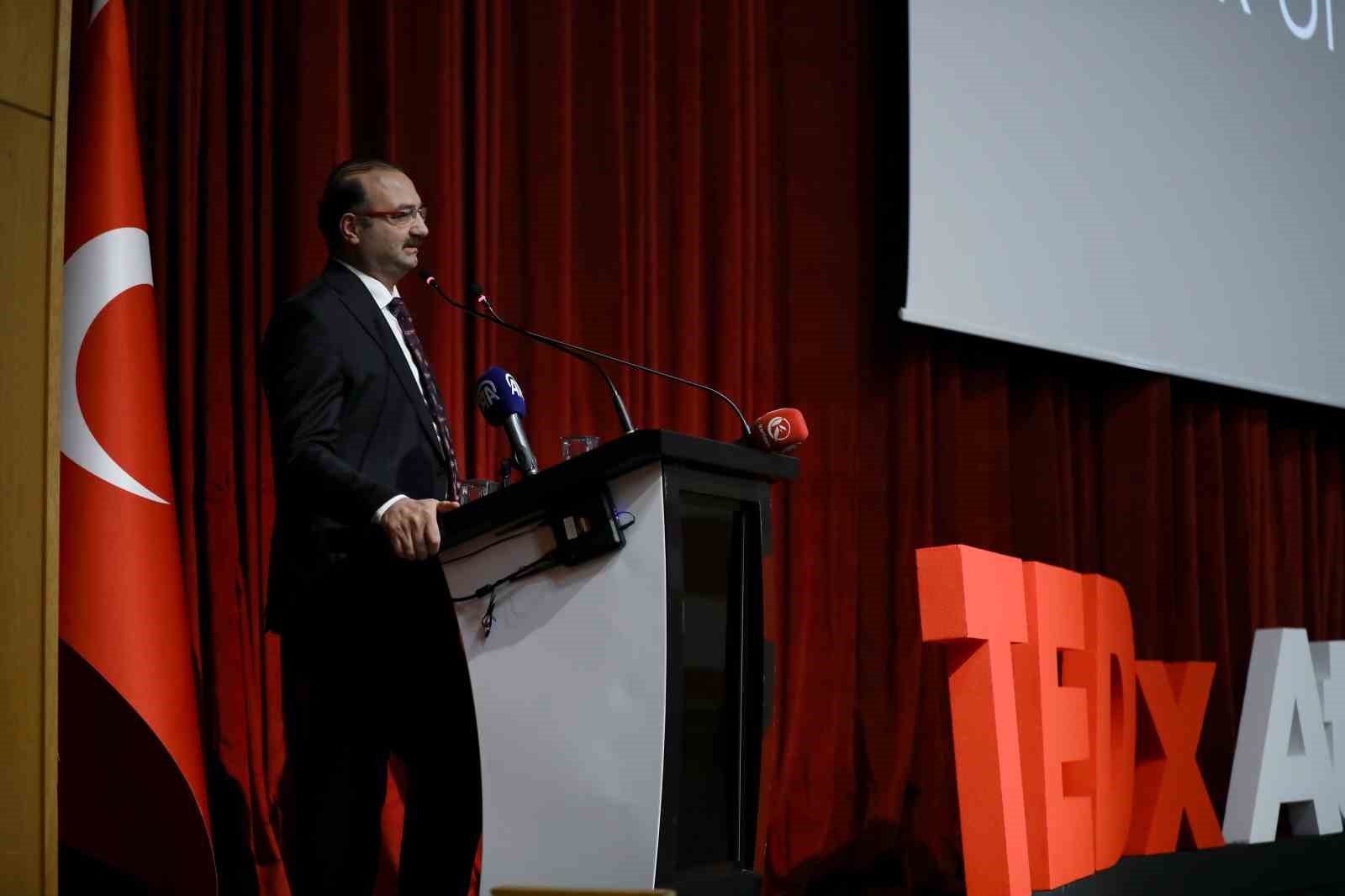 TEDx etkinlikleri, katılımcıların ilham verici konuşmalarıyla sona erdi
