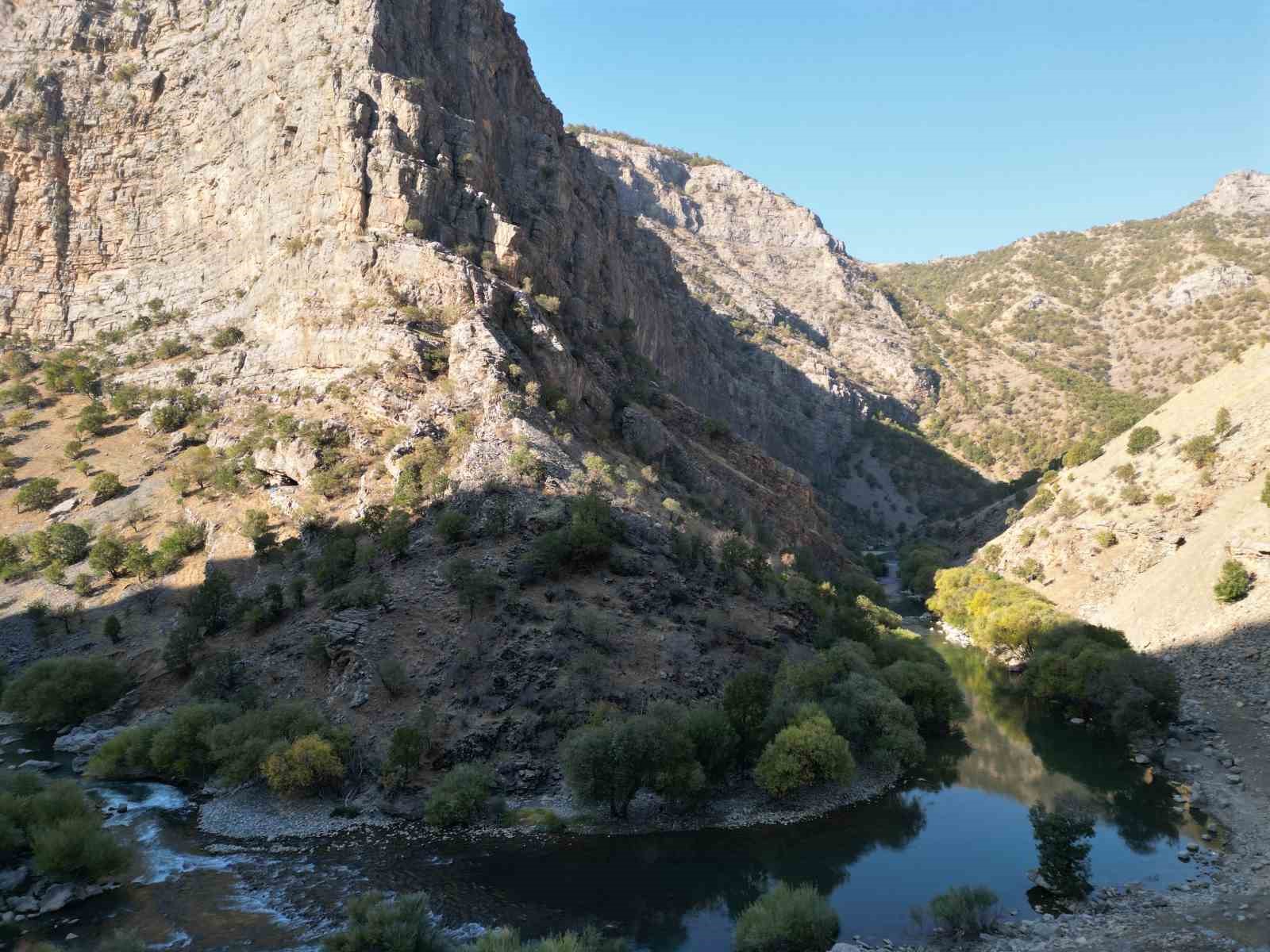 Habur Çayı’nda kartpostallık görüntüler
