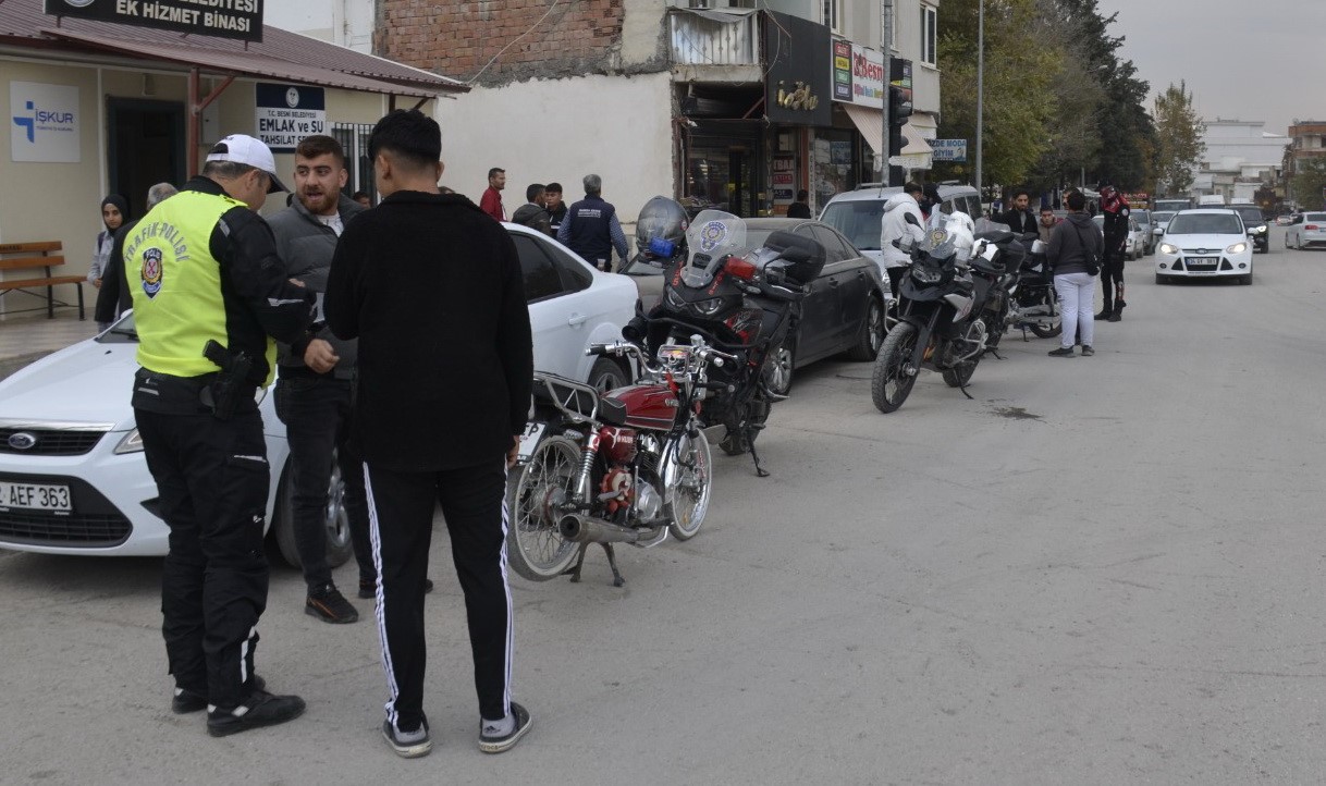 Besni’de şok trafik uygulaması
