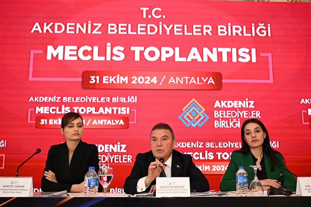 Başkan Çelik, Akdeniz Belediyeler Birliği Meclis Toplantısına katıldı
