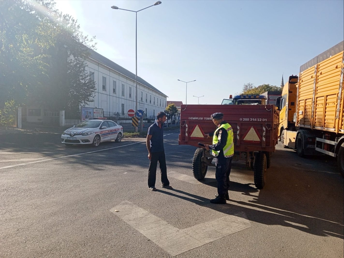 Kırklareli’nde trafik denetimi: 100 araç trafikten men edildi
