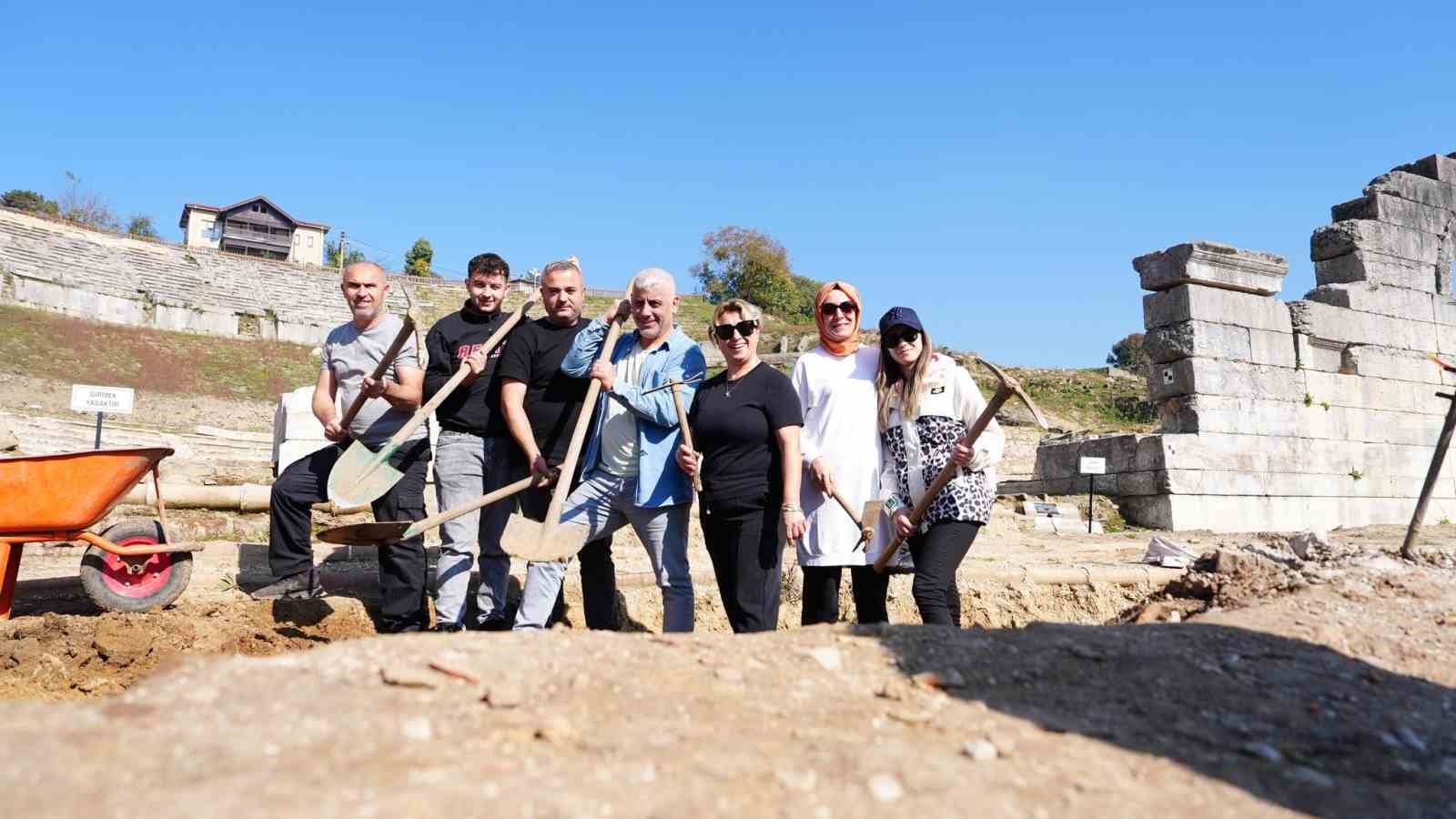 Hep fotoğrafını çektiler, bu sefer kazıya girdiler
