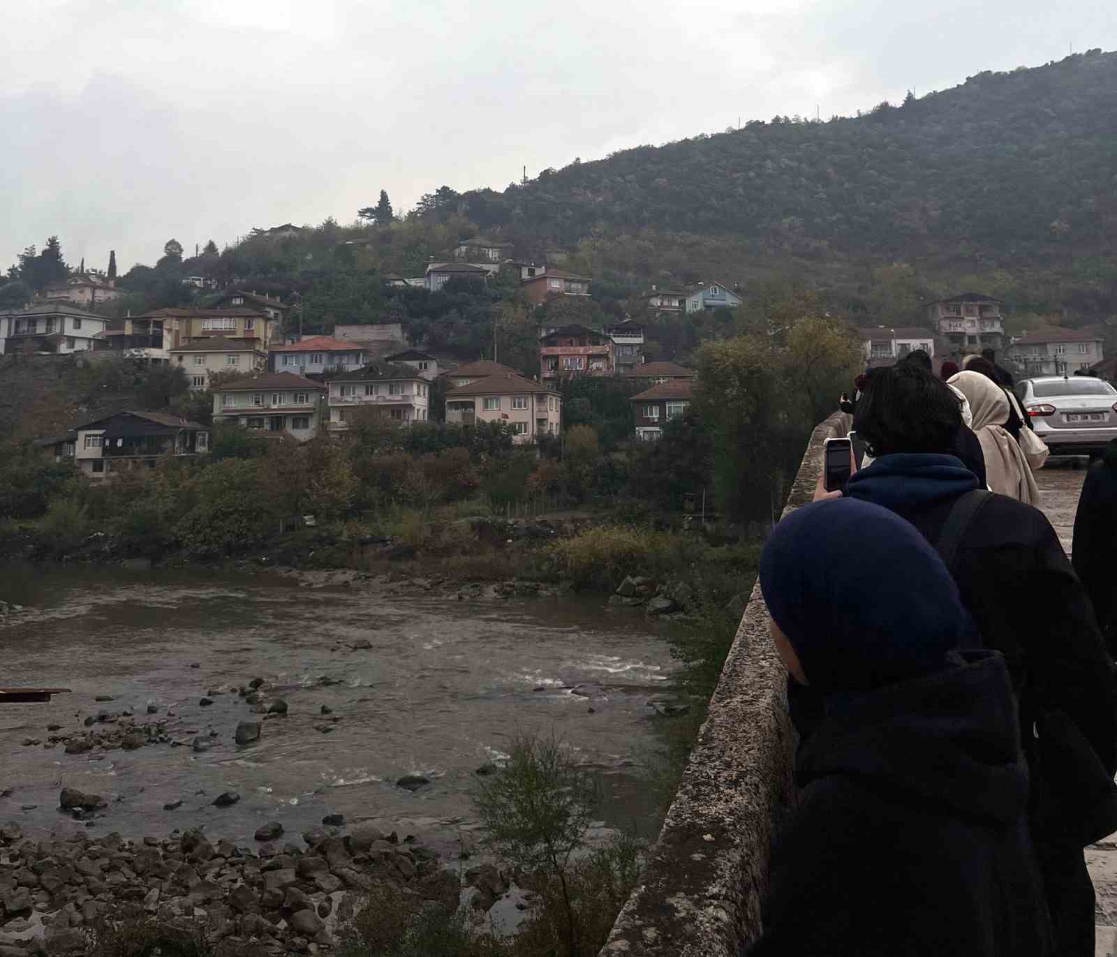 Üniversiteli öğrenciler Sakarya’nın tarihinde yolculuğa çıktı
