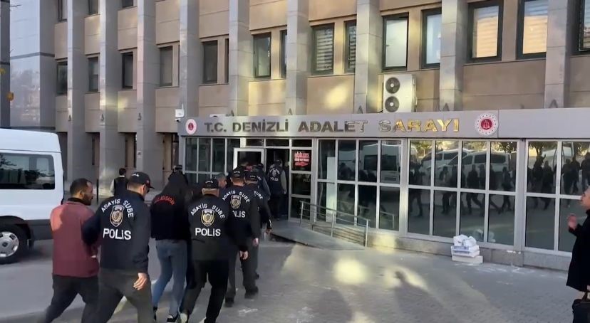 FETÖ yalanıyla 1 yıl kandırdıkları emekli öğretmeni 71 milyon dolandırdılar
