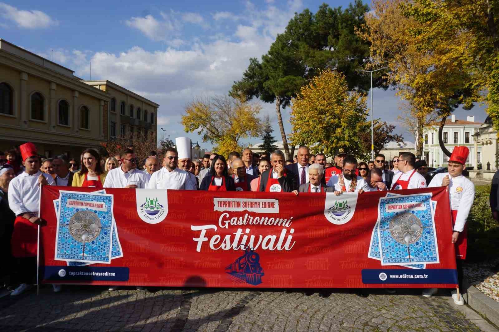 Edirne’deki Gastronomi Festivali renkli görüntülerle başladı
