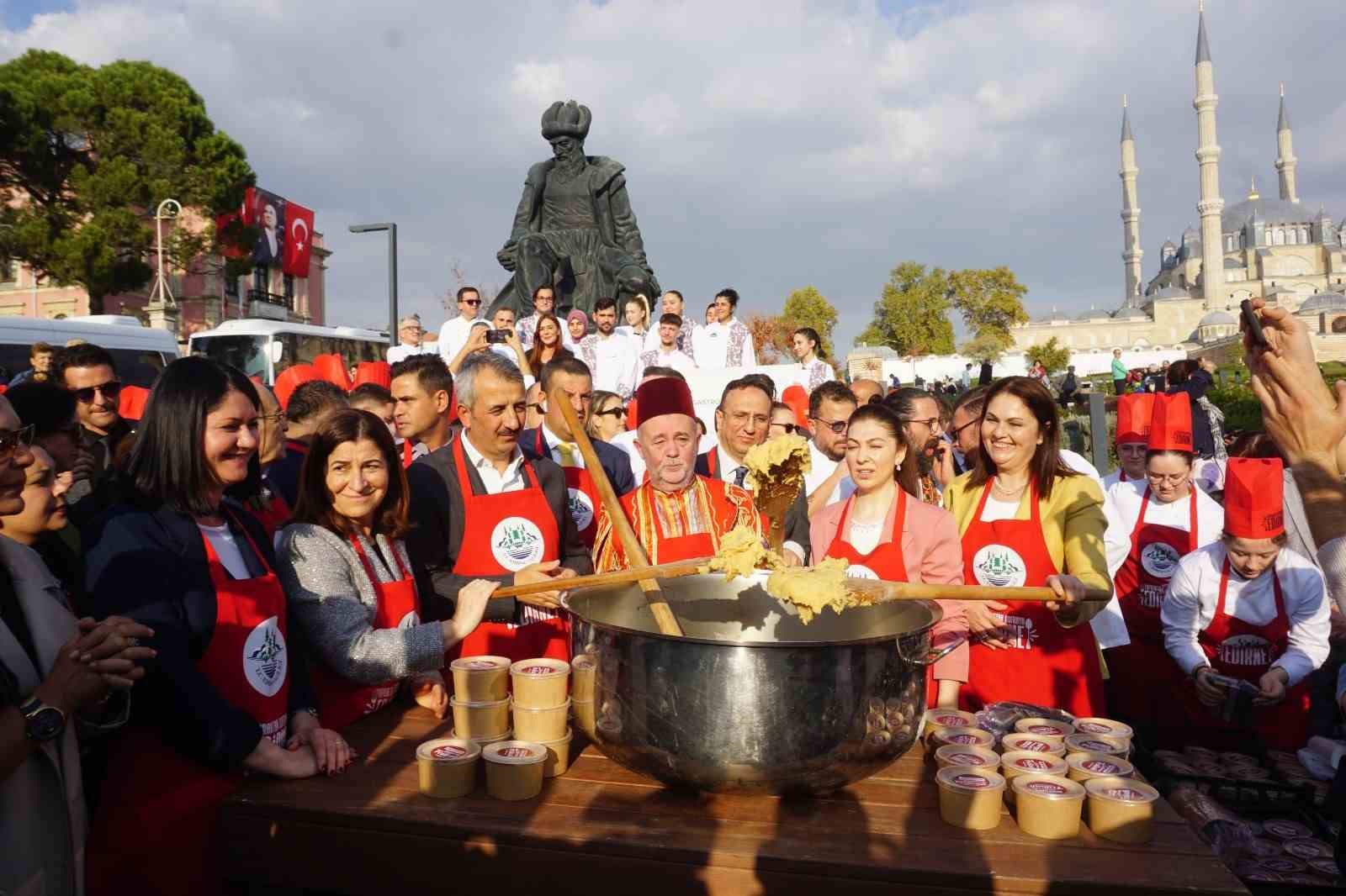 Edirne’deki Gastronomi Festivali renkli görüntülerle başladı
