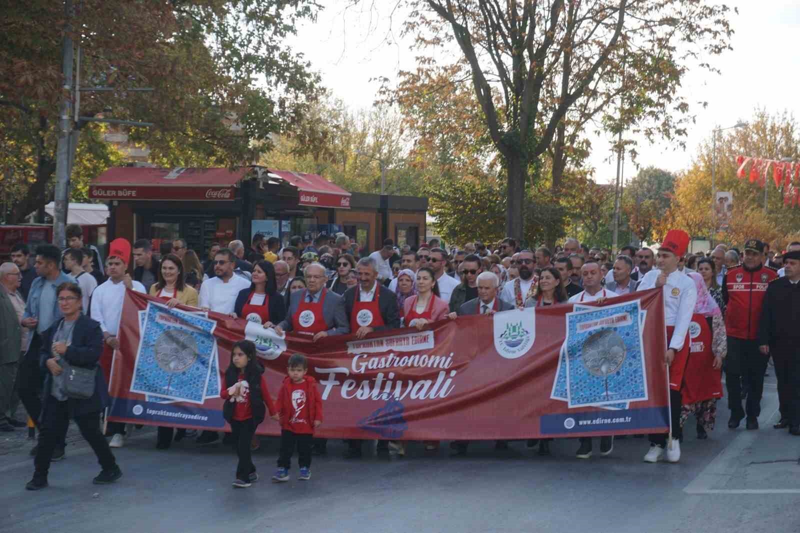 Edirne’deki Gastronomi Festivali renkli görüntülerle başladı
