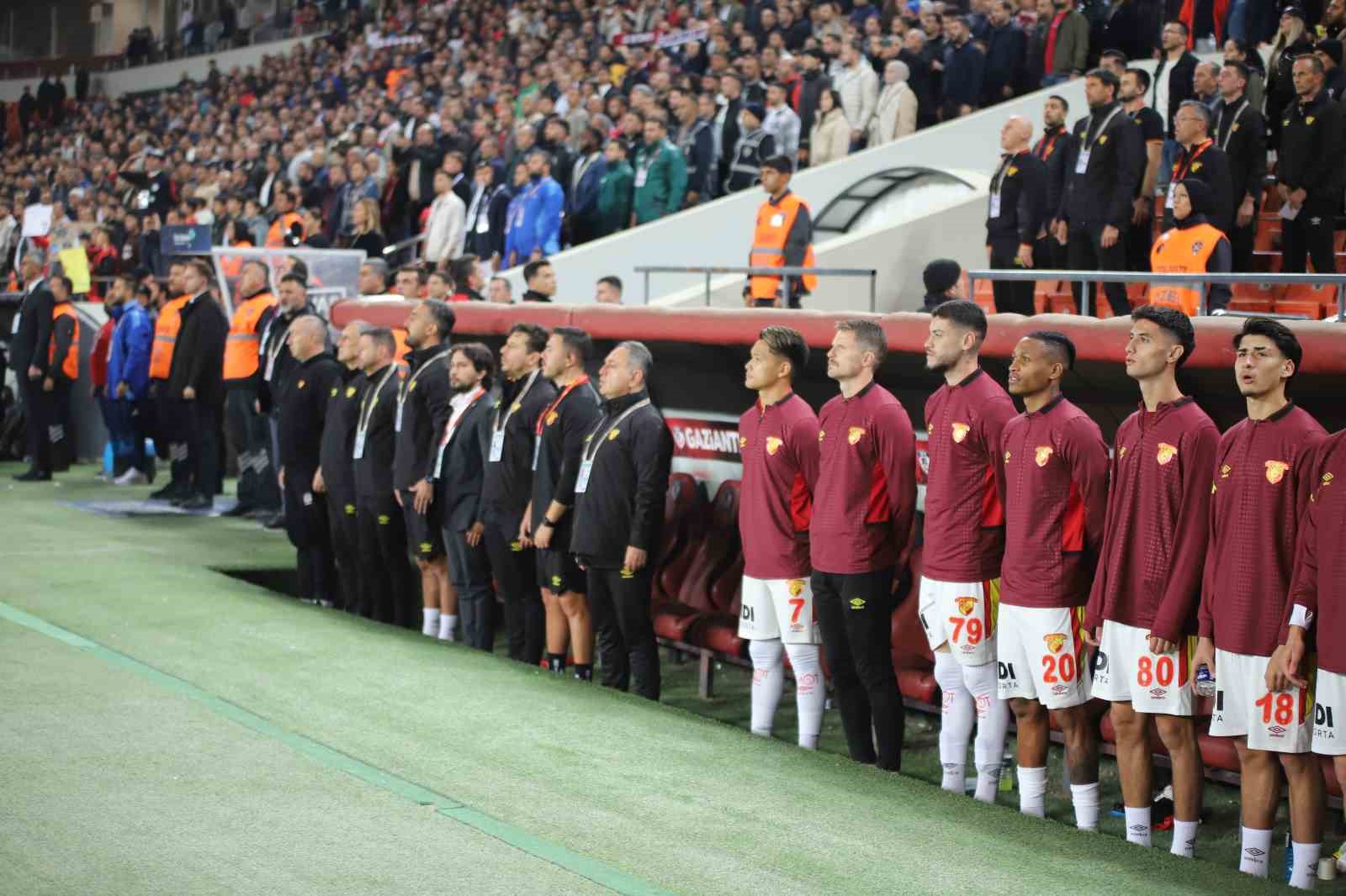 Trendyol Süper Lig: Gaziantep FK: 0 - Göztepe: 0 (Maç devam ediyor)
