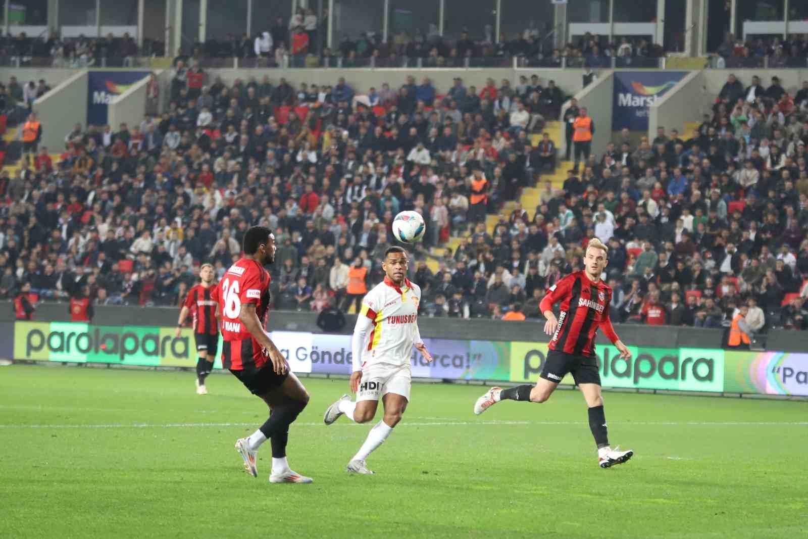 Trendyol Süper Lig: Gaziantep FK: 0 - Göztepe: 0 (Maç devam ediyor)
