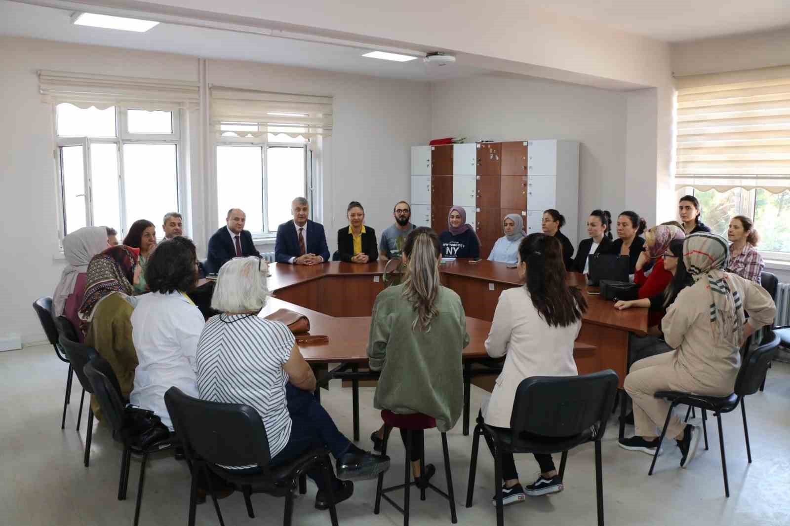 Katipoğlu’ndan Taşova’da okul müdürleriyle toplantı
