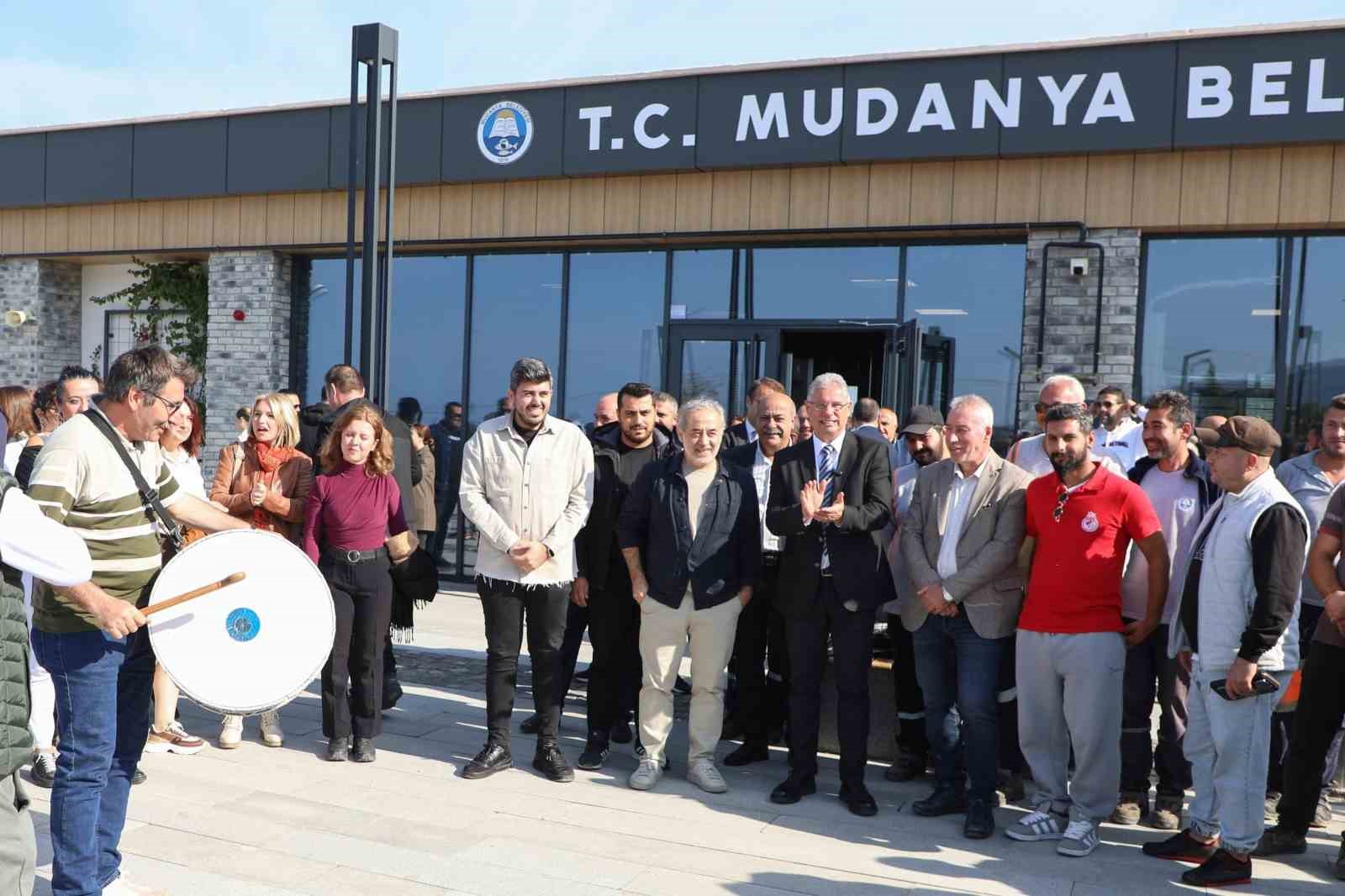 Mudanya Belediyesi’nde sözleşme sevinci
