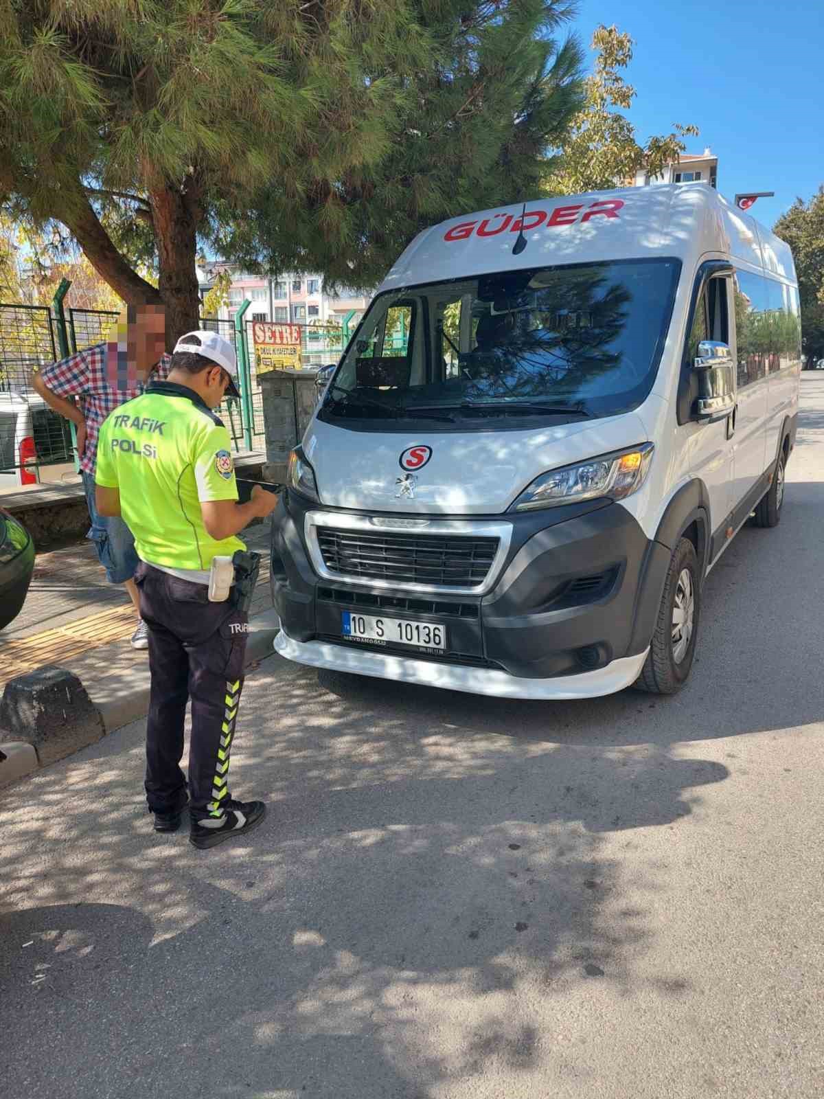 Bandırma’da okul çevrelerinde yoğun denetimlerde 68 bin lira paza cezası kesildi
