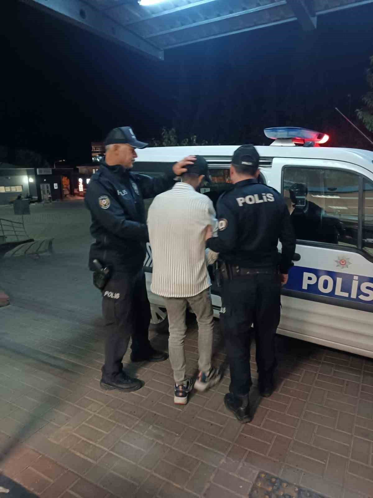 Dolandırıcı, Bozdoğan polisinden kaçamadı
