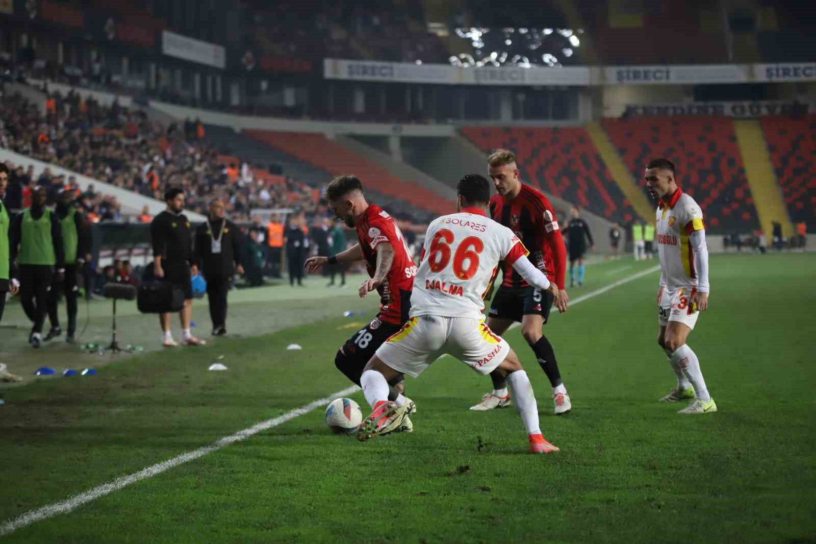 Trendyol Süper Lig: Gaziantep FK: 2 - Göztepe: 1 (Maç sonucu)
