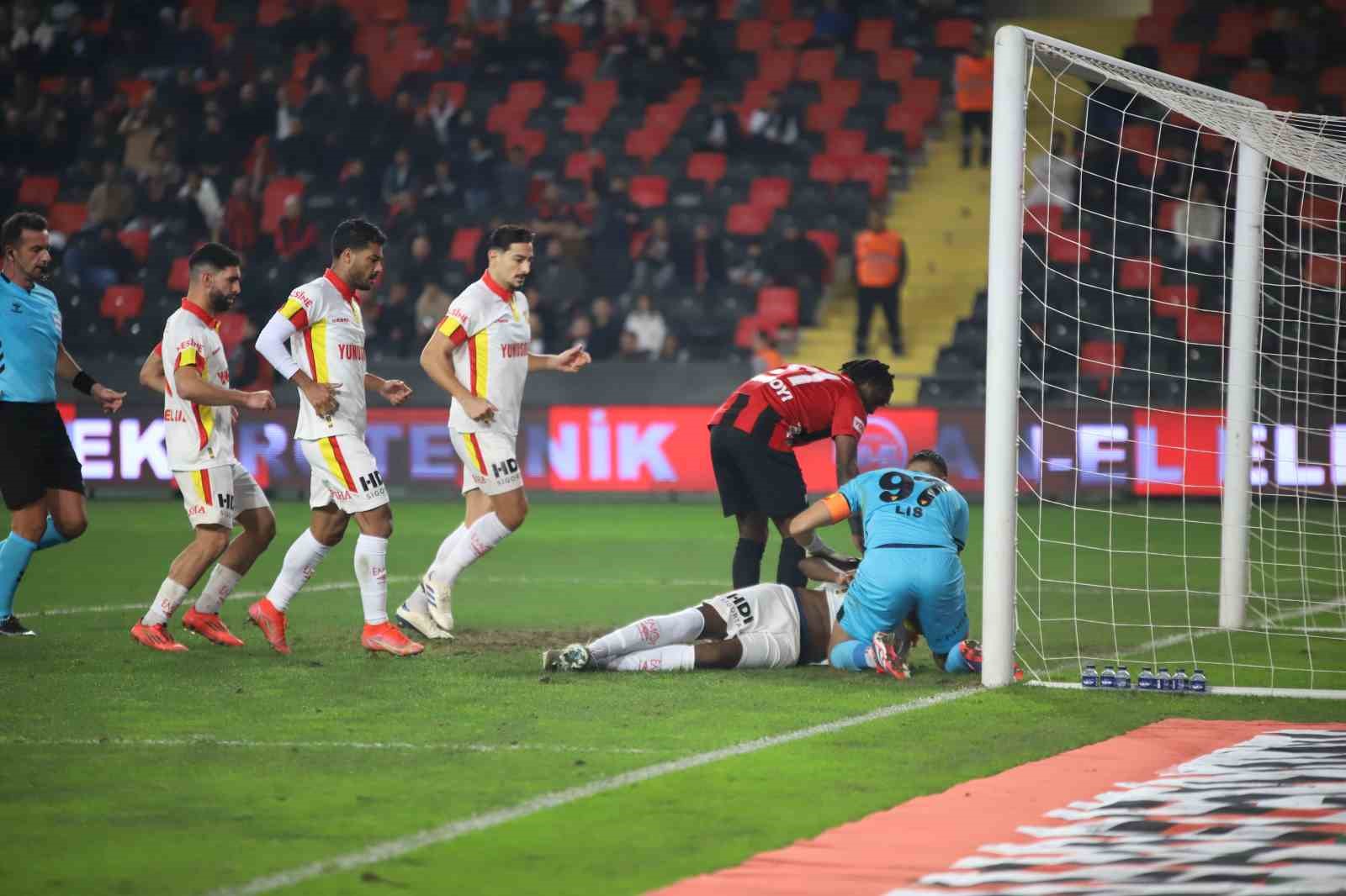 Trendyol Süper Lig: Gaziantep FK: 2 - Göztepe: 1 (Maç sonucu)
