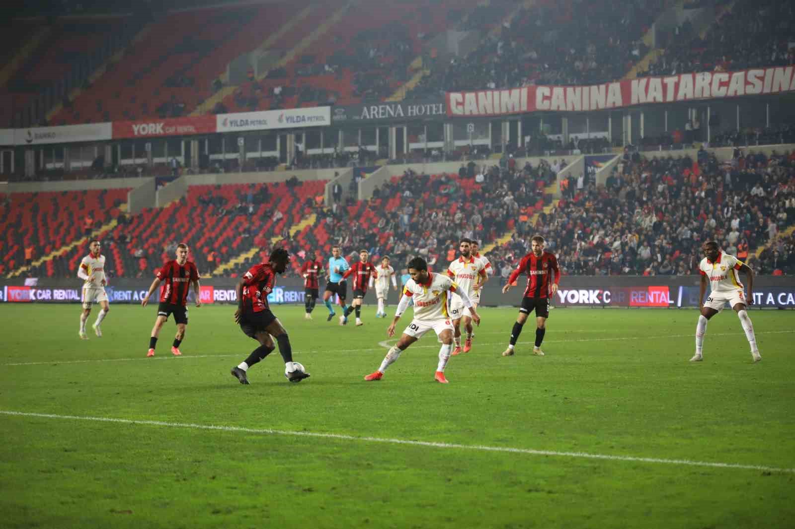 Trendyol Süper Lig: Gaziantep FK: 2 - Göztepe: 1 (Maç sonucu)
