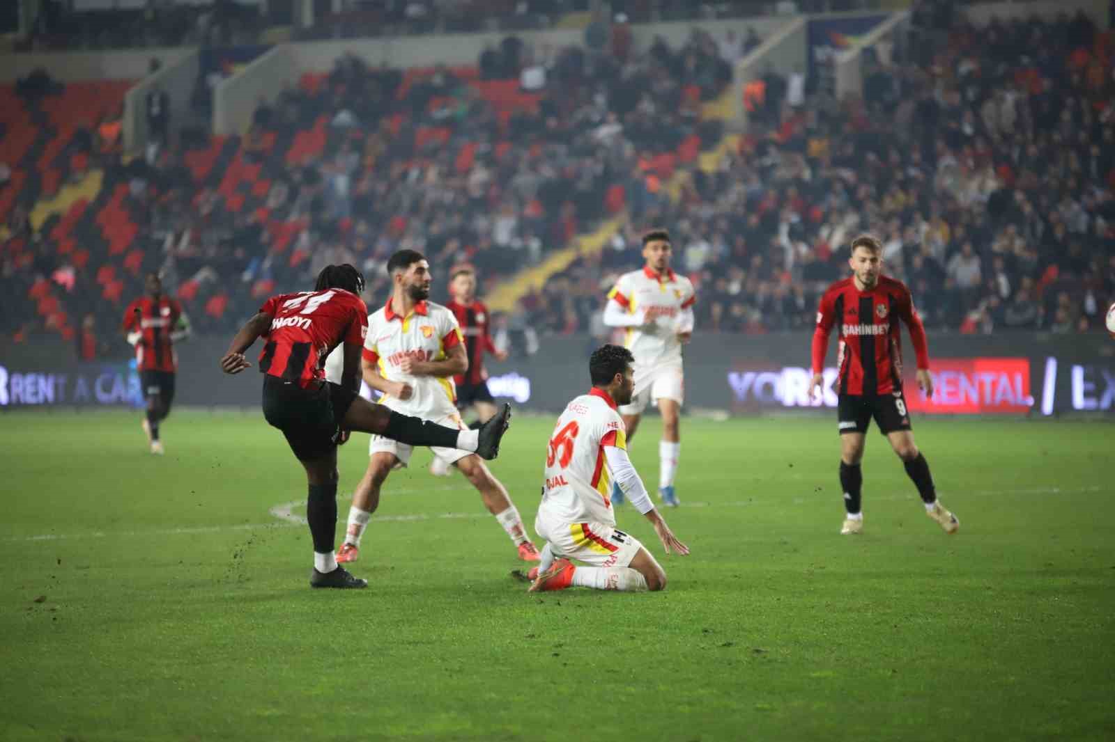 Trendyol Süper Lig: Gaziantep FK: 2 - Göztepe: 1 (Maç sonucu)
