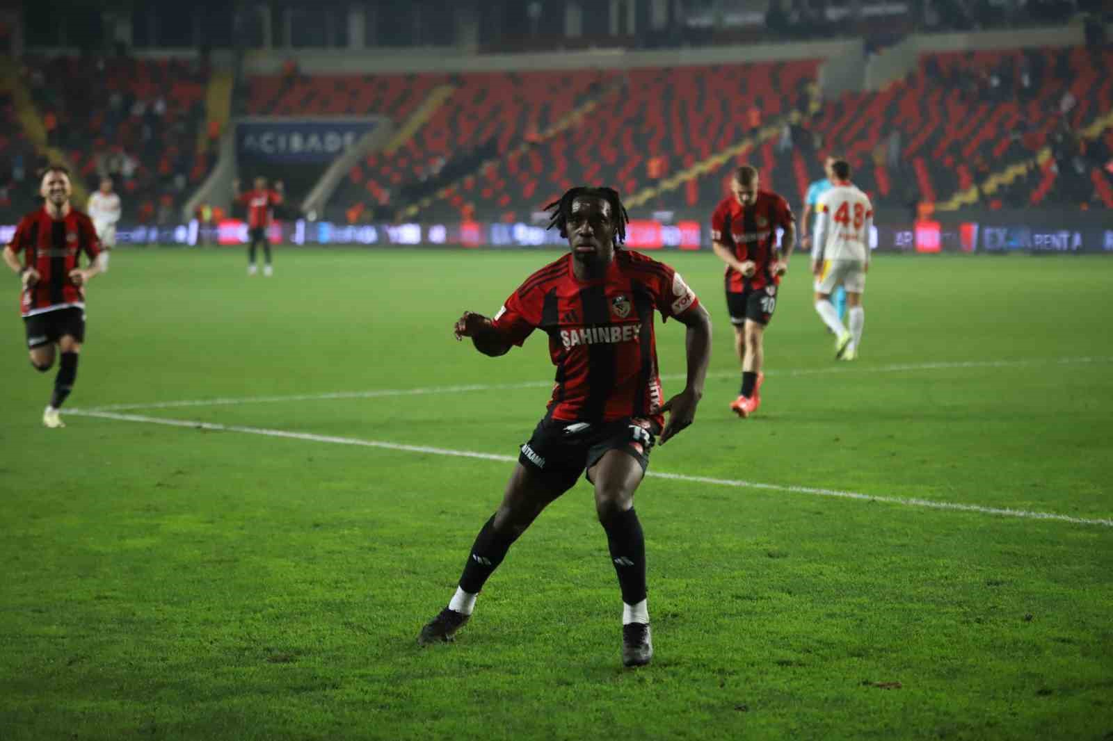 Trendyol Süper Lig: Gaziantep FK: 2 - Göztepe: 1 (Maç sonucu)
