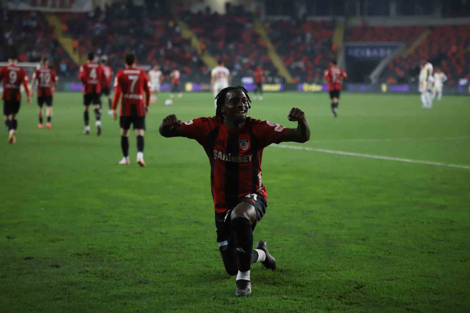 Trendyol Süper Lig: Gaziantep FK: 2 - Göztepe: 1 (Maç sonucu)
