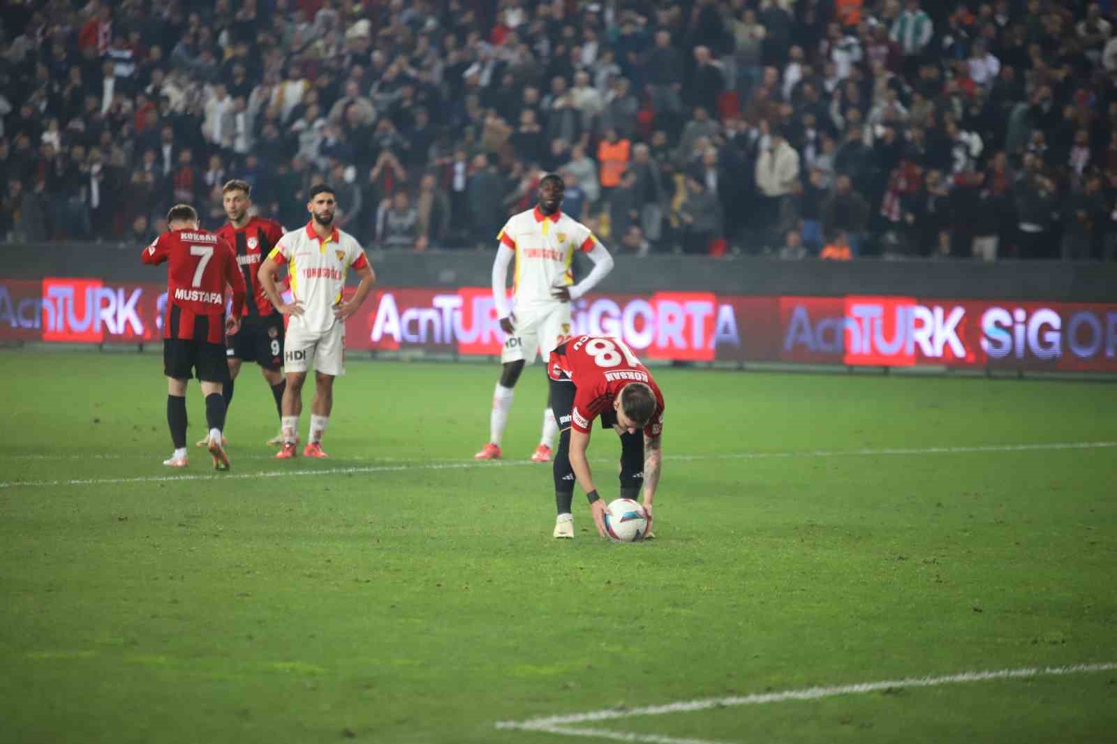 Trendyol Süper Lig: Gaziantep FK: 2 - Göztepe: 1 (Maç sonucu)
