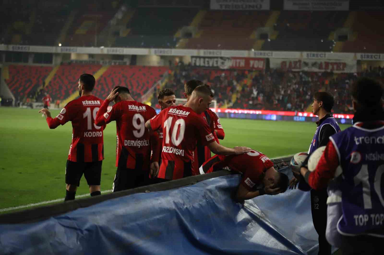 Trendyol Süper Lig: Gaziantep FK: 2 - Göztepe: 1 (Maç sonucu)
