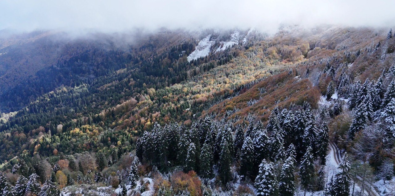 Artvin’in dağlarında kış, köylerinde sonbahar yaşanıyor
