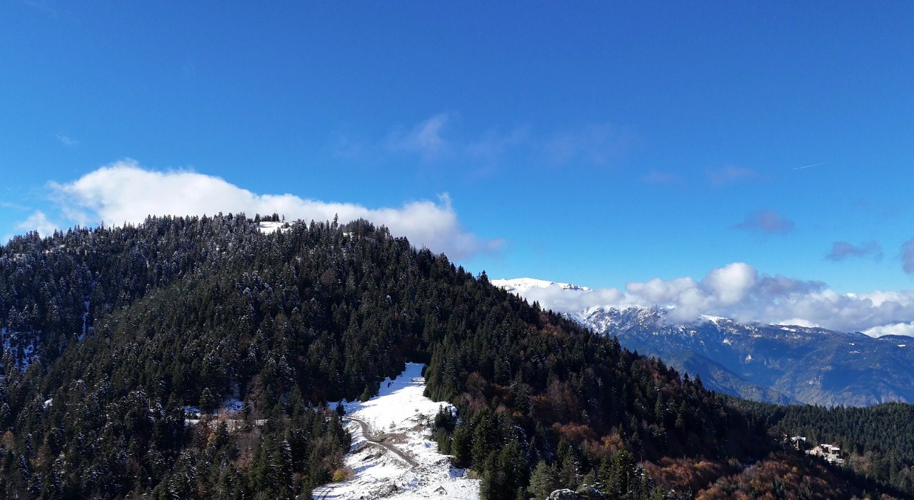 Artvin’in dağlarında kış, köylerinde sonbahar yaşanıyor
