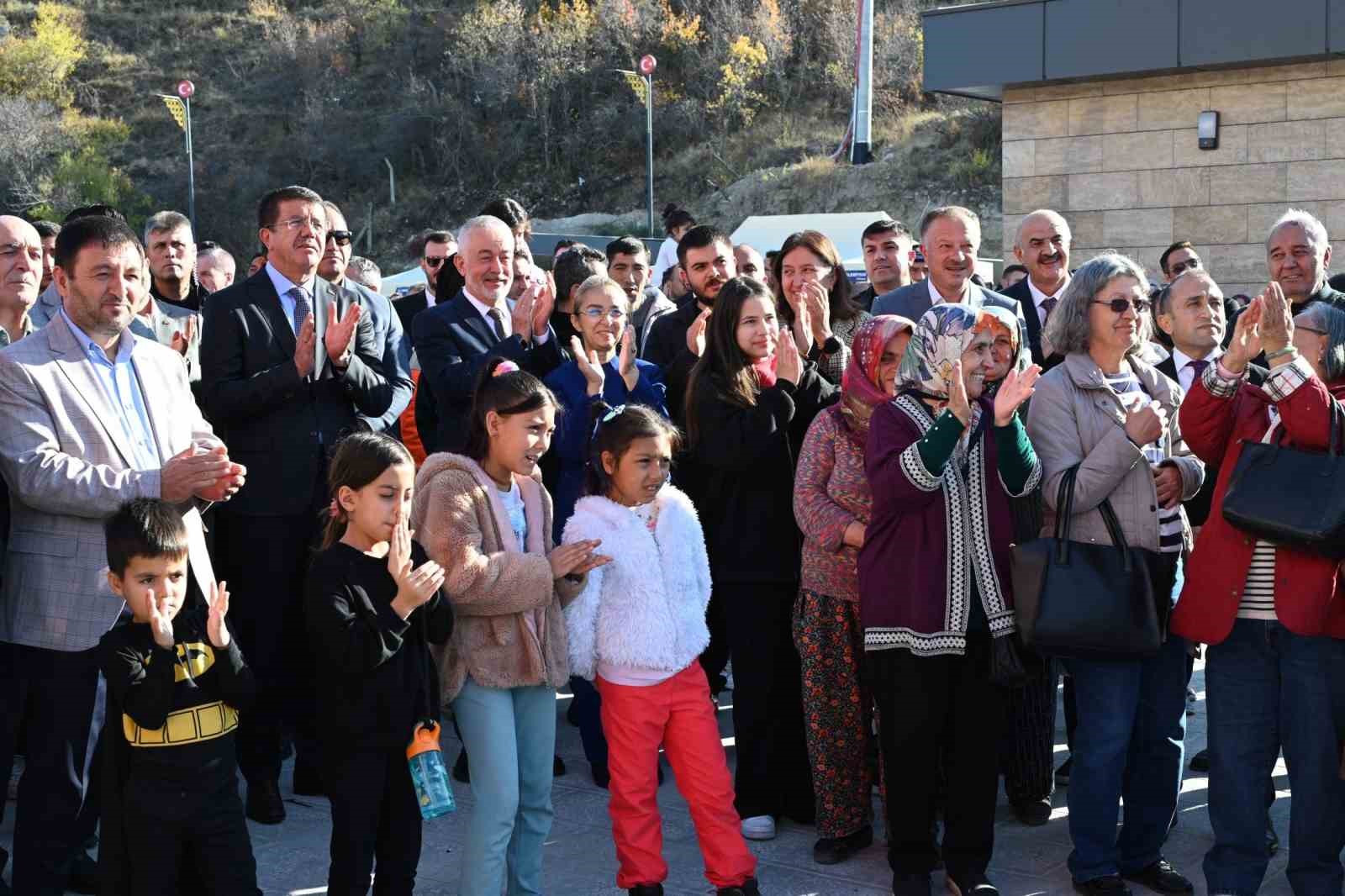 Isparta’da Kirazlıtepe Kafe hizmete sunuldu
