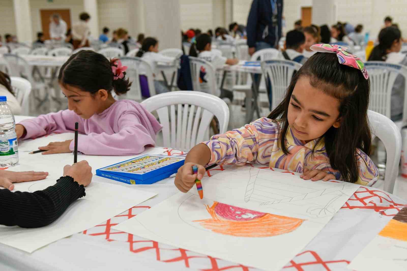 Mersin’de geleceğin ressamları buluştu
