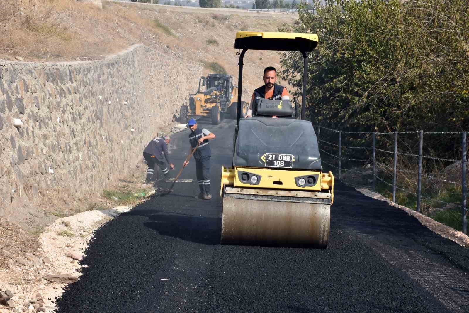 Hevsel Bahçeleri yolu ile Fiskaya merdivenleri yenilendi
