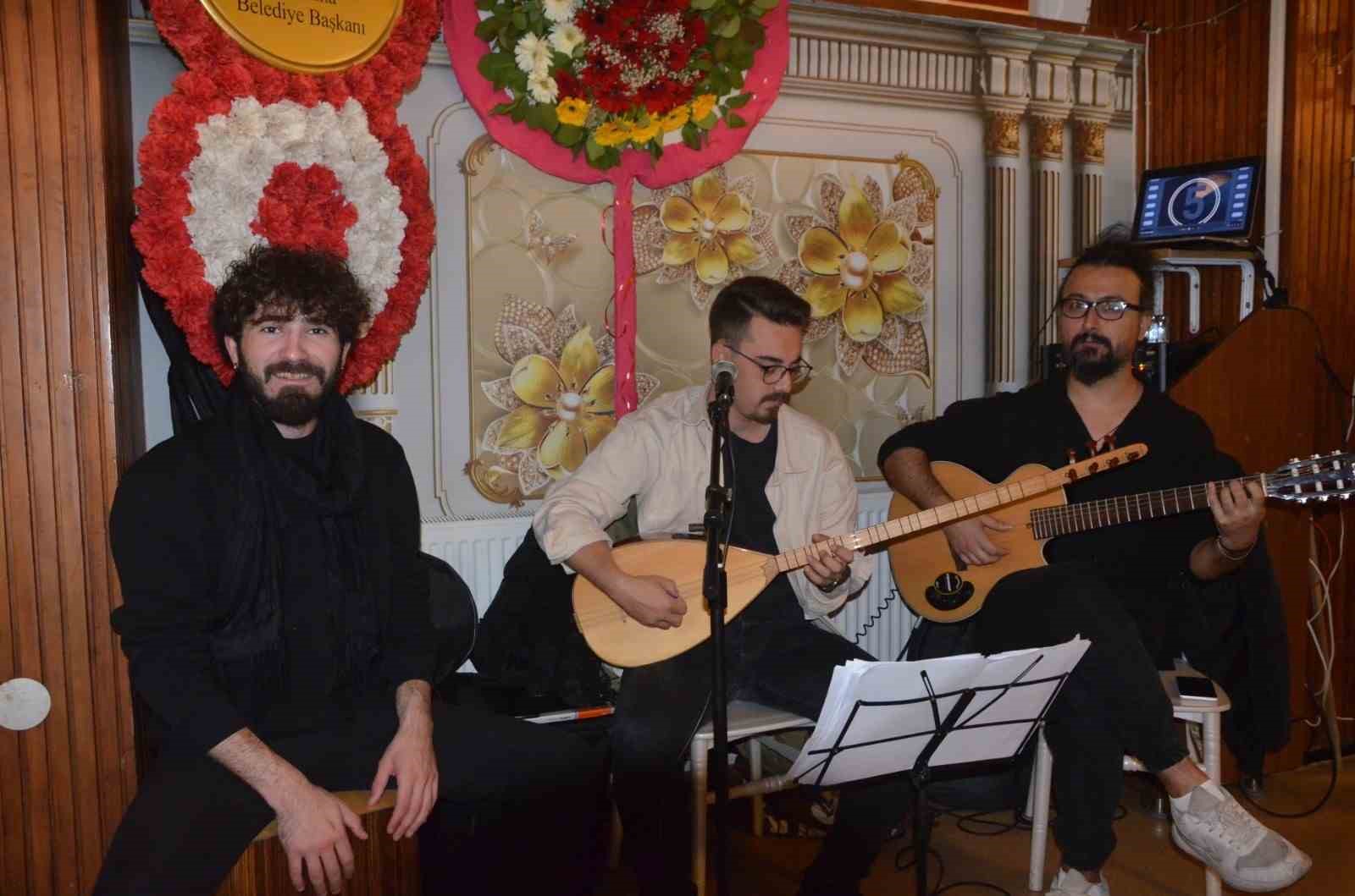 Okul yararına düzenlenen kahvaltıya yoğun ilgi
