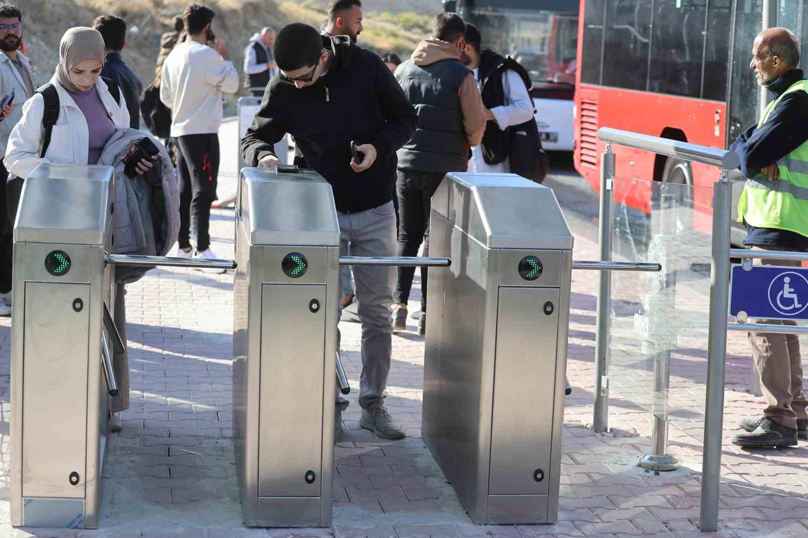 NEÜ Köyceğiz Yerleşkesinde turnike sistemine geçilerek bekleme süreleri ve yakıt tüketimi azaltıldı
