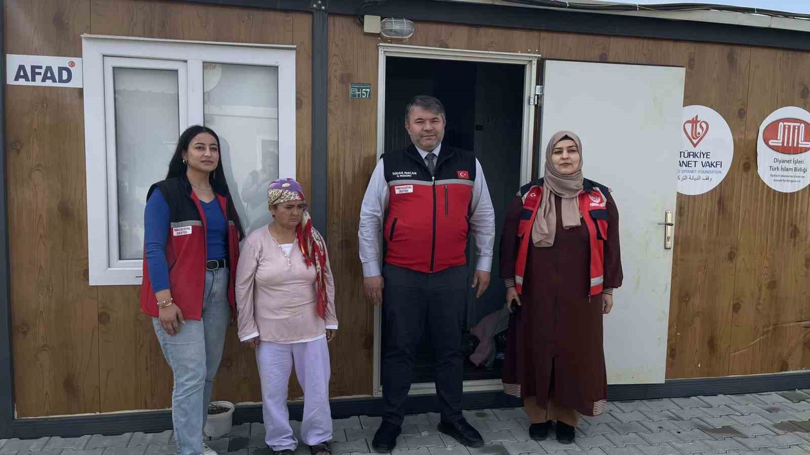 Derme çatma barakada yaşayan kadın, konteyner kentte yerleştirildi
