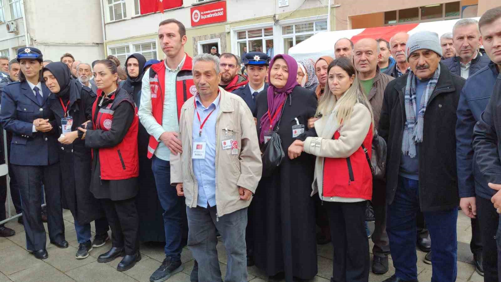 Trafik kazasında şehit olan polis memuru son yolculuğuna uğurlandı
