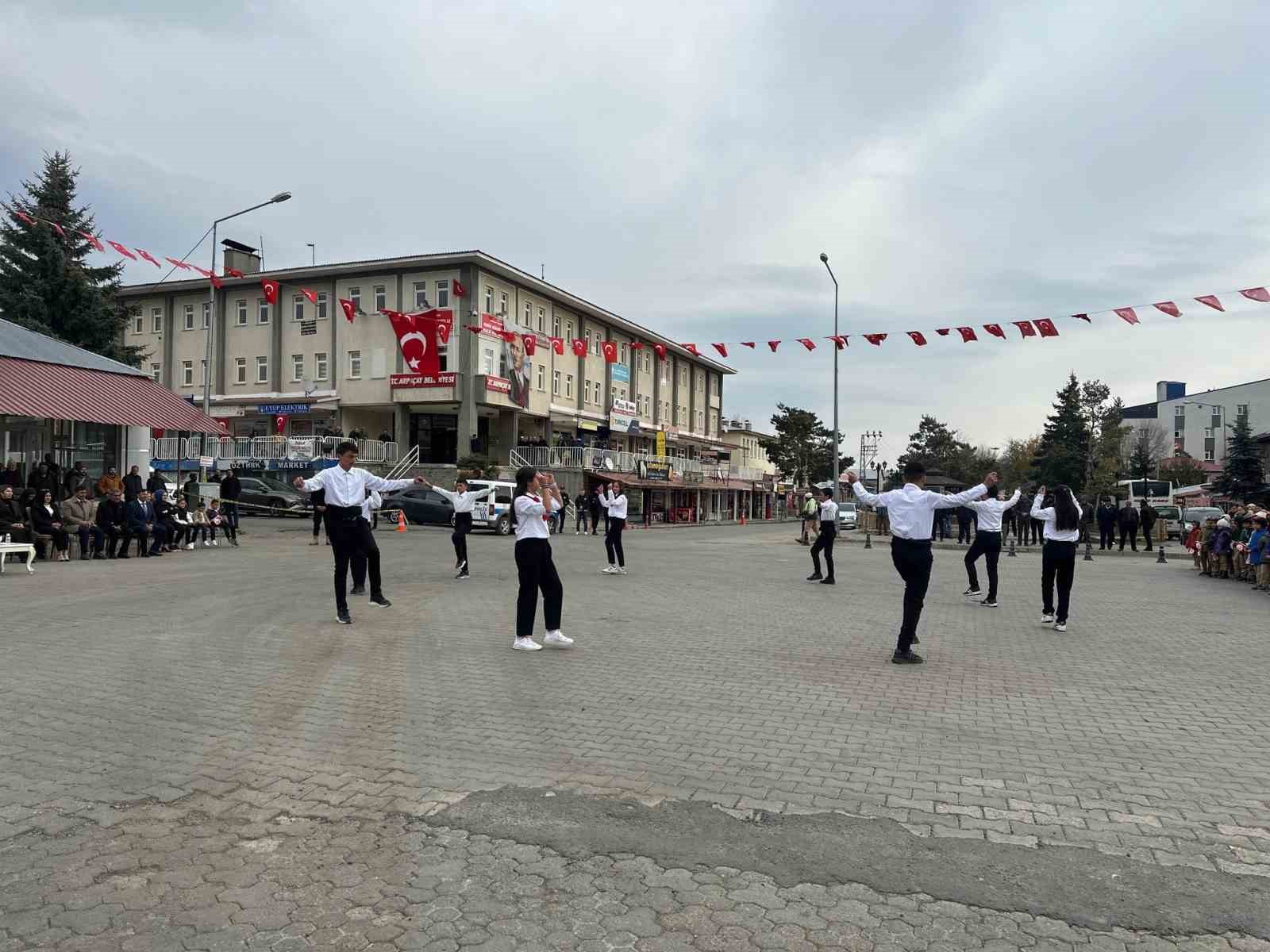 Arpaçay’ın kurtuluşunun 104. yılı törenlerle kutlandı
