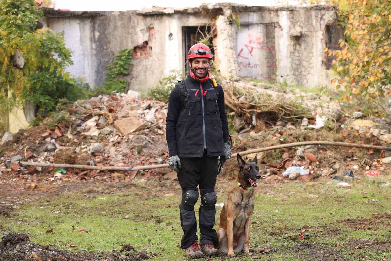 Uluslararası ’Arama Kurtarma Köpekleri Şampiyonası’ Çekmeköy’de yapıldı
