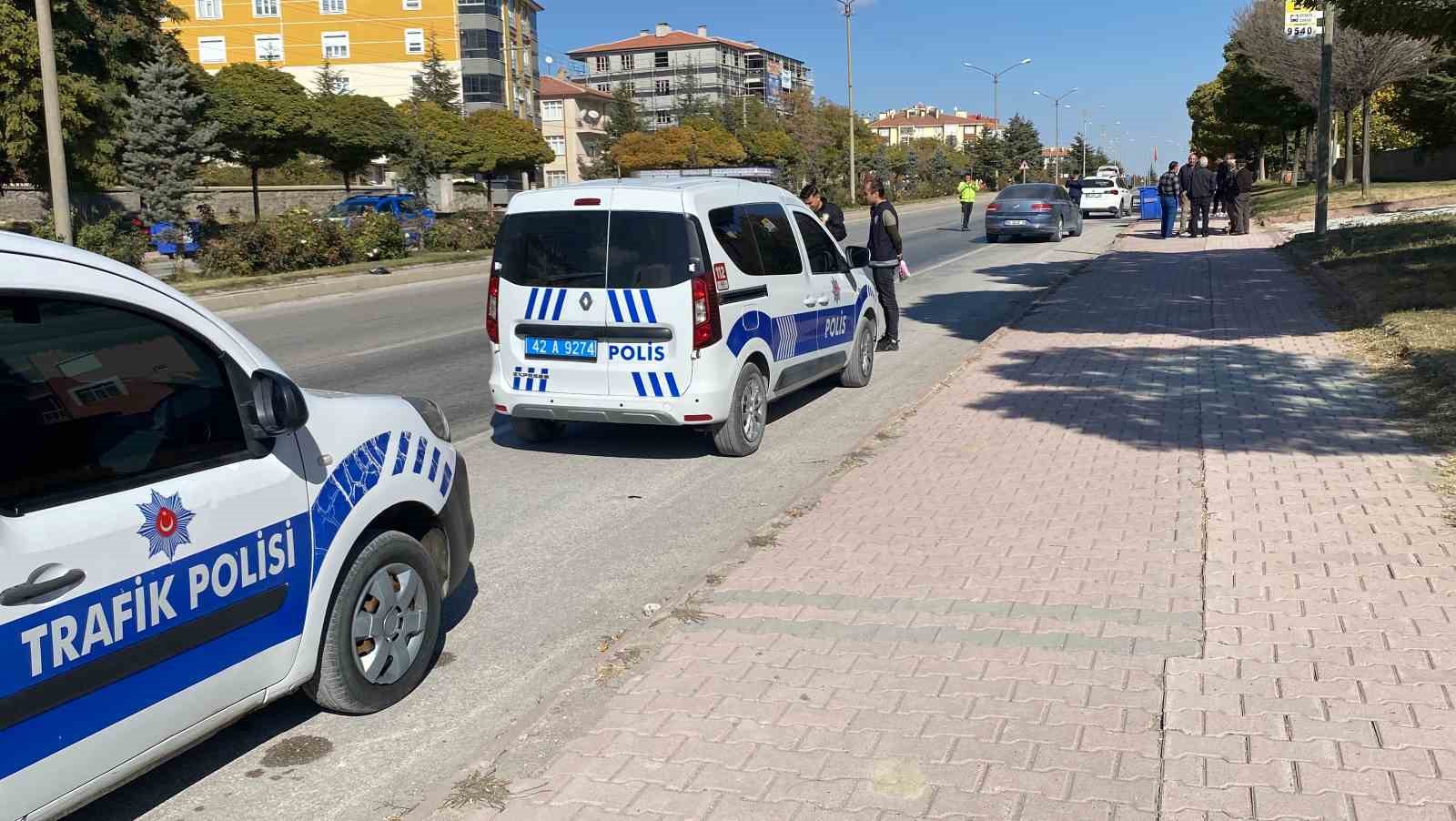 Yolun karşısına geçmek isterken otomobilin çarptığı kadın öldü
