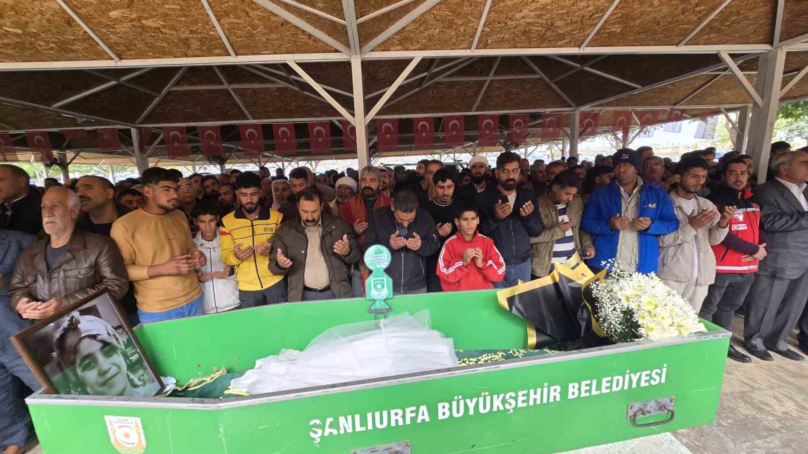 İstanbul’da öldürülen küçük Şirin Şanlıurfa’da gözyaşlarıyla defnedildi
