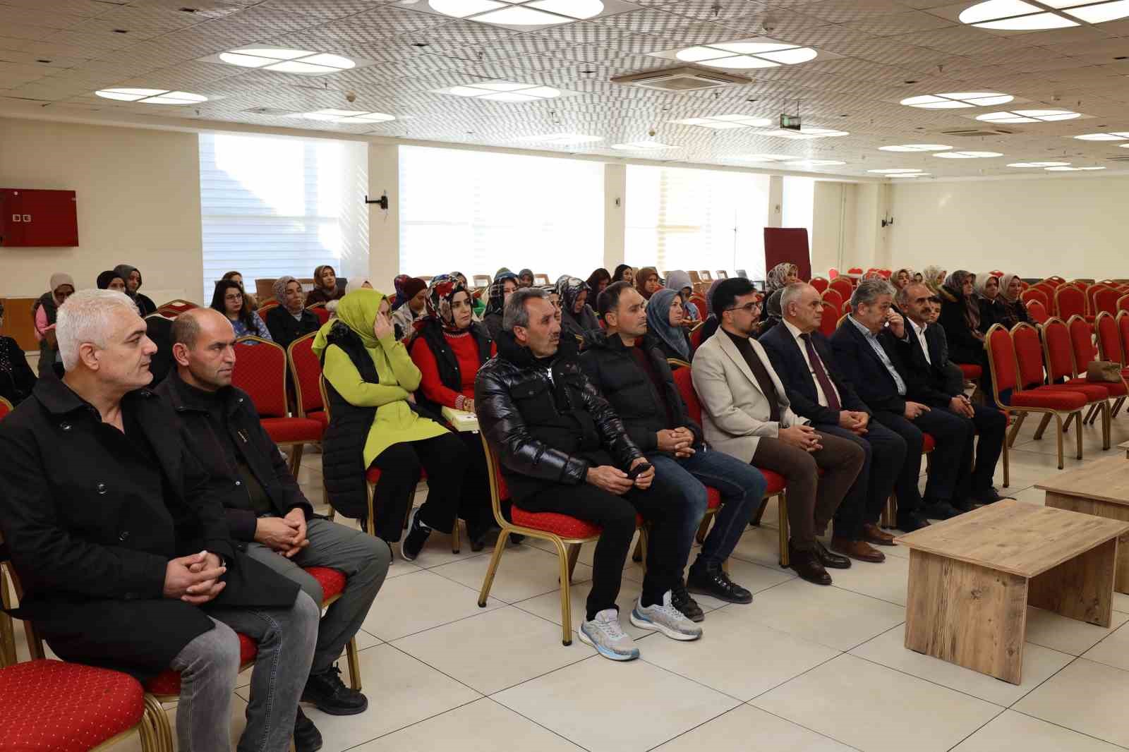 Yahyalı Belediyesi 200 kadını istihdam edecek
