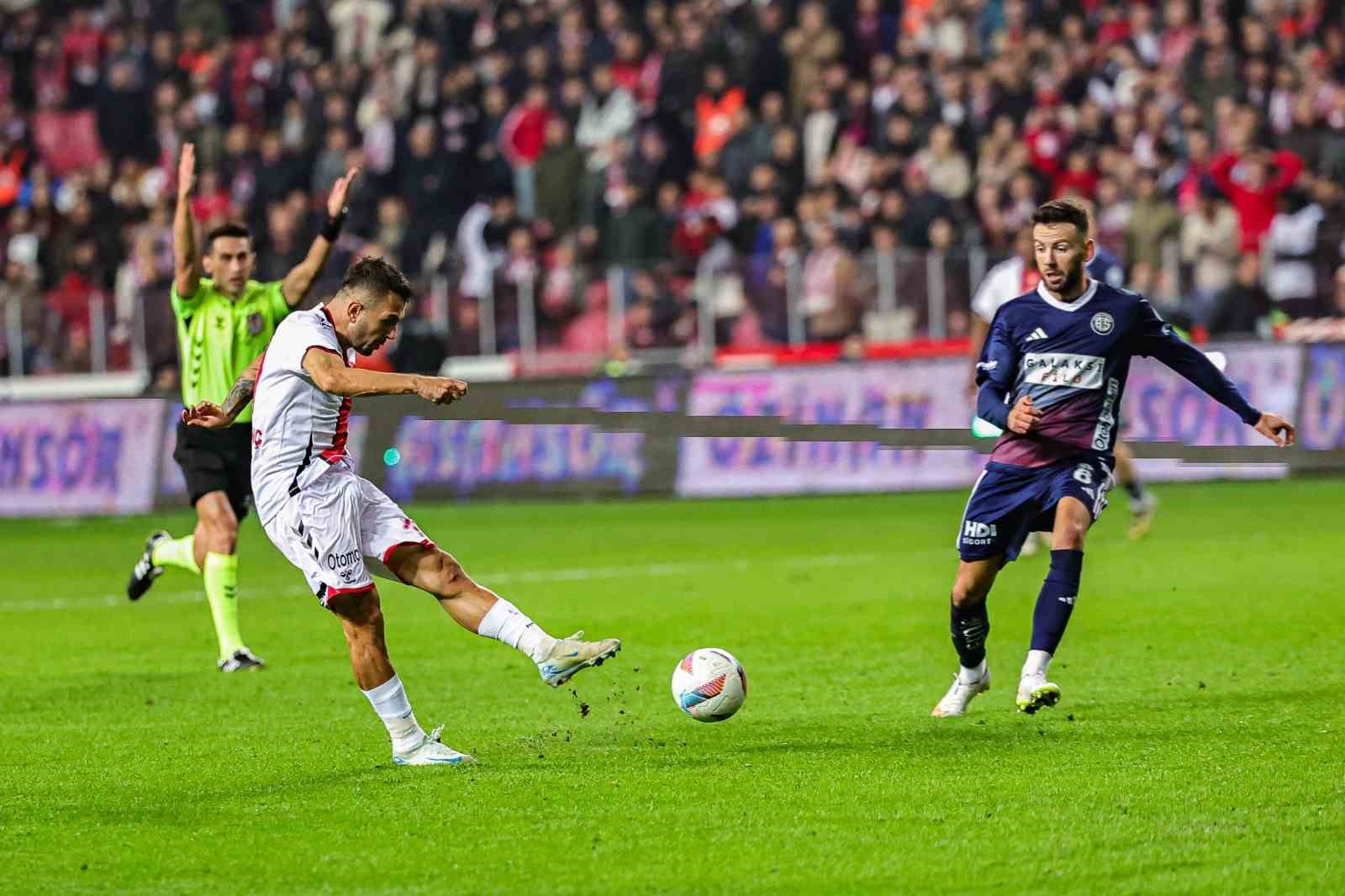 Trendyol Süper Lig: Samsunspor: 2 - Antalyaspor: 0 (Maç sonucu)
