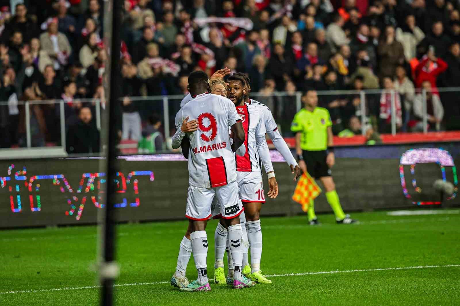 Trendyol Süper Lig: Samsunspor: 2 - Antalyaspor: 0 (Maç sonucu)
