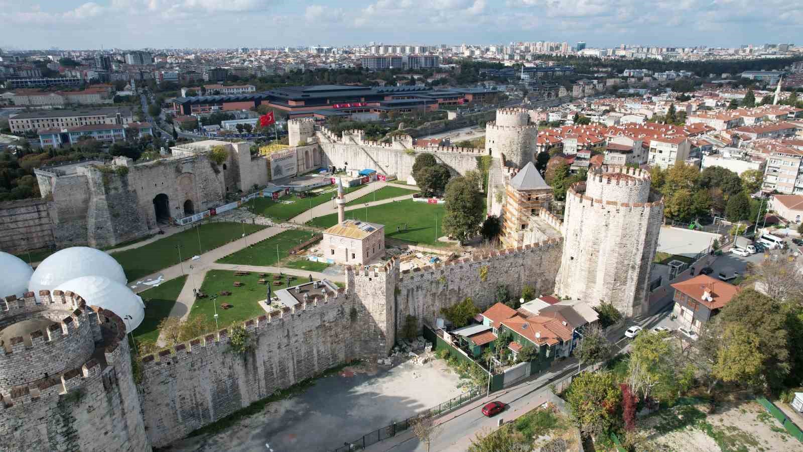 Yedikule Hisarı’ndaki ecdat mirası Fatih Mescidi’nin ihya çalışmalarında sona gelindi
