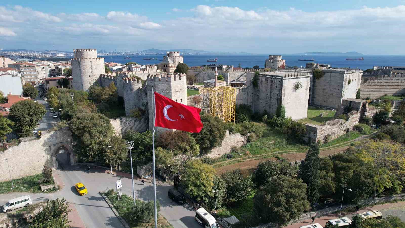 Yedikule Hisarı’ndaki ecdat mirası Fatih Mescidi’nin ihya çalışmalarında sona gelindi
