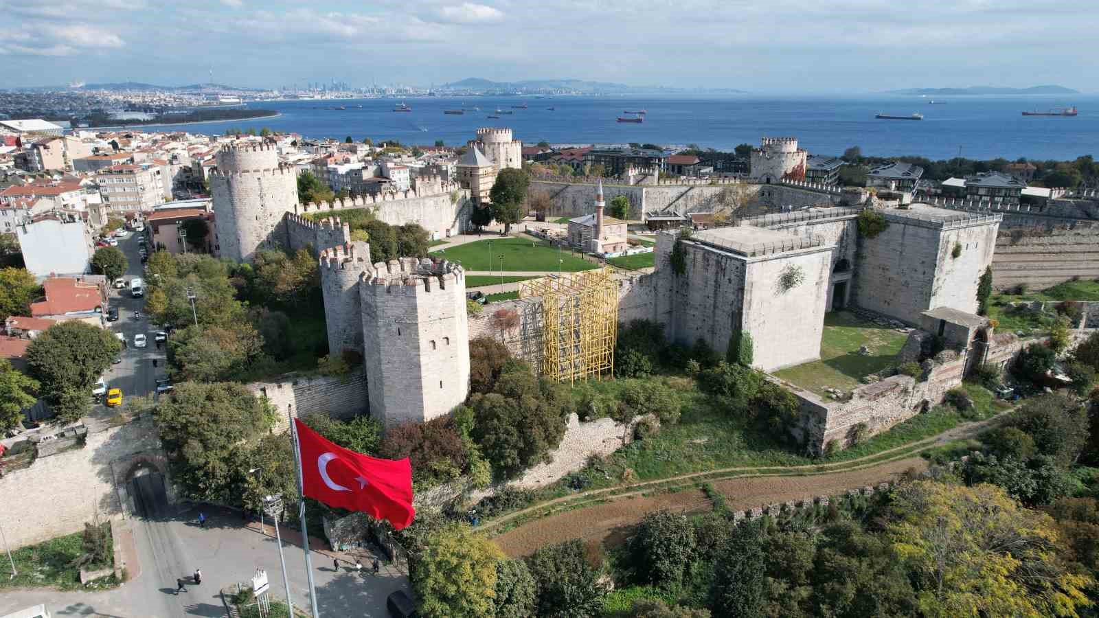 Yedikule Hisarı’ndaki ecdat mirası Fatih Mescidi’nin ihya çalışmalarında sona gelindi
