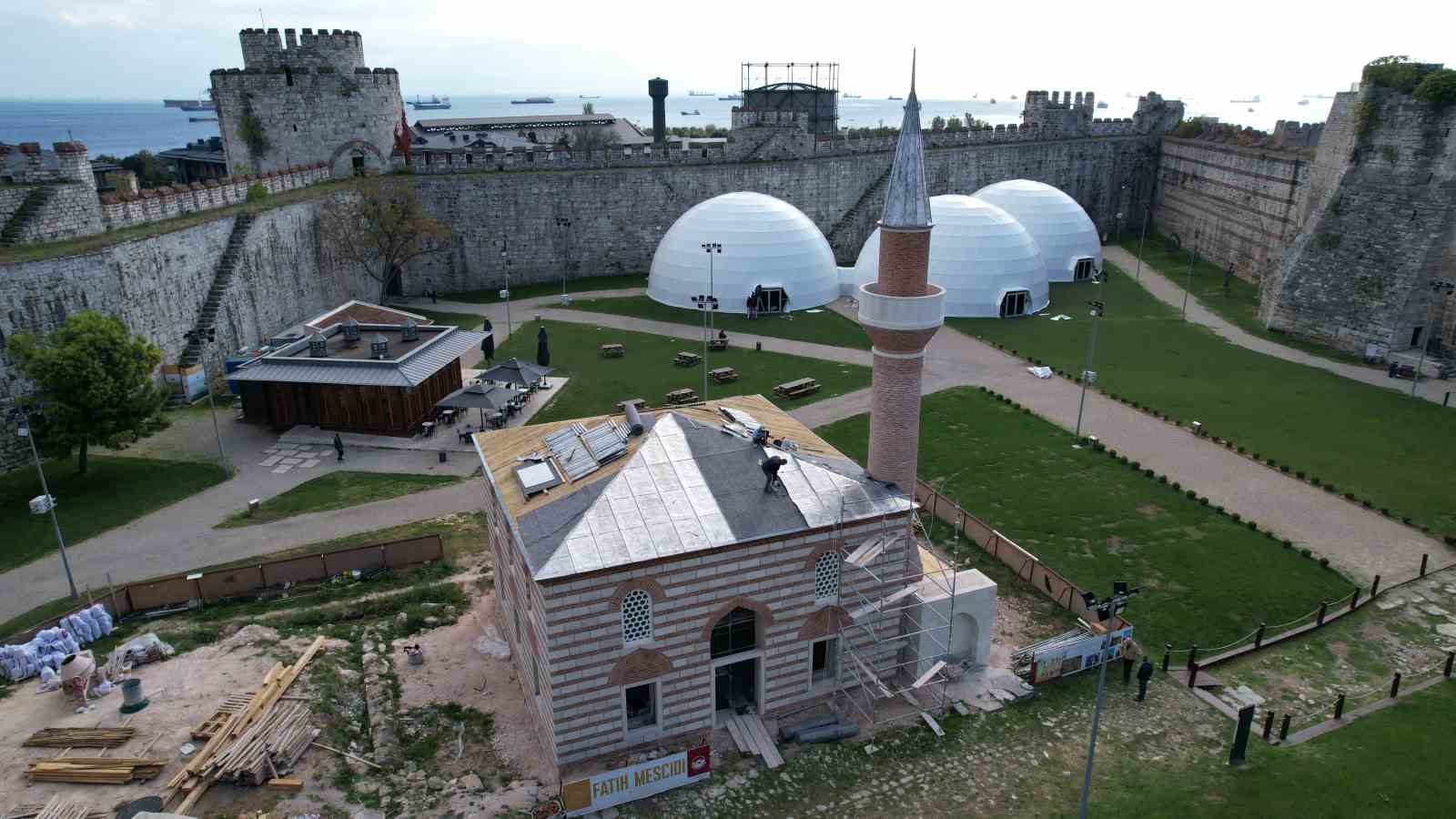 Yedikule Hisarı’ndaki ecdat mirası Fatih Mescidi’nin ihya çalışmalarında sona gelindi
